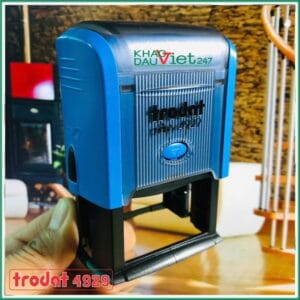 Con dấu oval câu lạc bộ